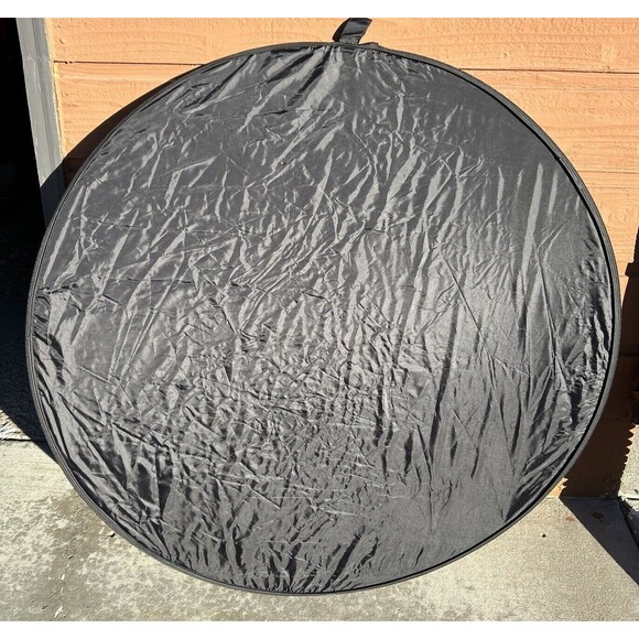 Fotodiox Pro Collapsible Background- 42”Round-Silver-gold-white-black w/16” tote - Picture 5 of 9